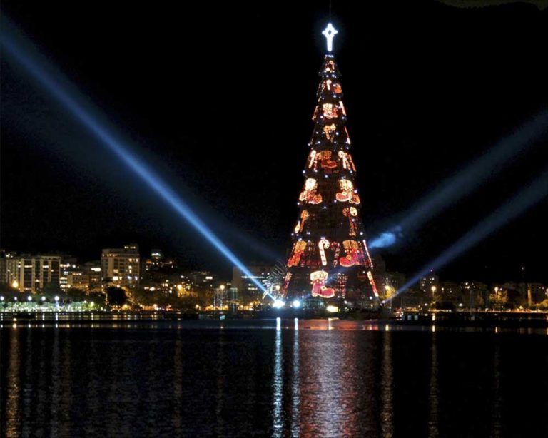 Rio’s iconic Christmas tree is set to return to Lagoa after a two-year absence. Learn why at Connectbrazil.com