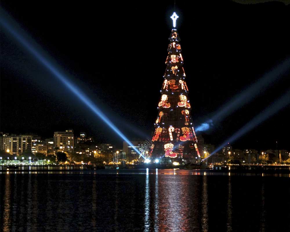 Watch Rio’s Iconic Christmas Tree Light Up The Night Connect Brazil