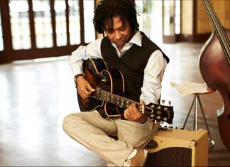 Warming Up To Djavan Warming up to Djavan is easy when you hear him sing at Connectbrazil.com