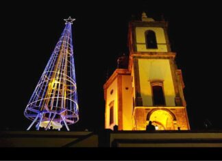 Christmas tree next to Brazilian church in Rio de Janeiro