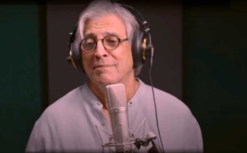 Brazilian singer Ivan Lins poses in studio for his song Renata Maria.