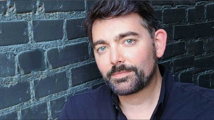 bossa-crooner-ryan-dehues-a-year-to-remember-in-2024-01 Bossa crooner Ryan DeHues had a year to remember in 2024. Here, Ryan poses for this image after his feature in JAZZIZ magazine.