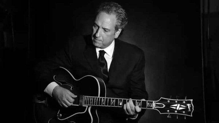 Jazz guitarist Les Sabler